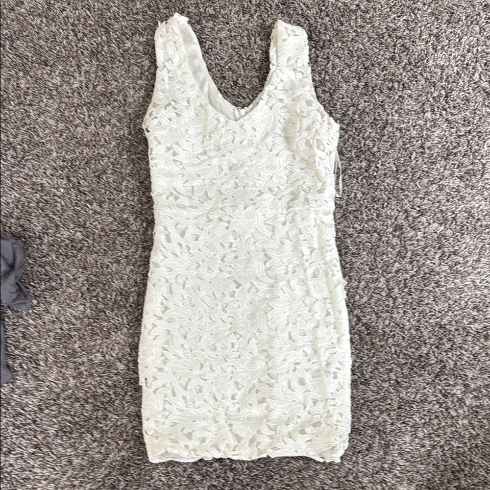 White V-Neck Sleeveless Bodycon Mini Dress